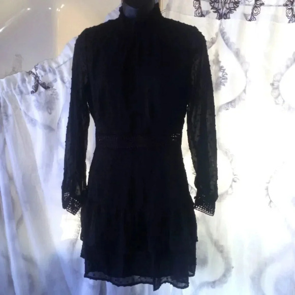 Dress size small ( box K ) - Picture 3 of 5